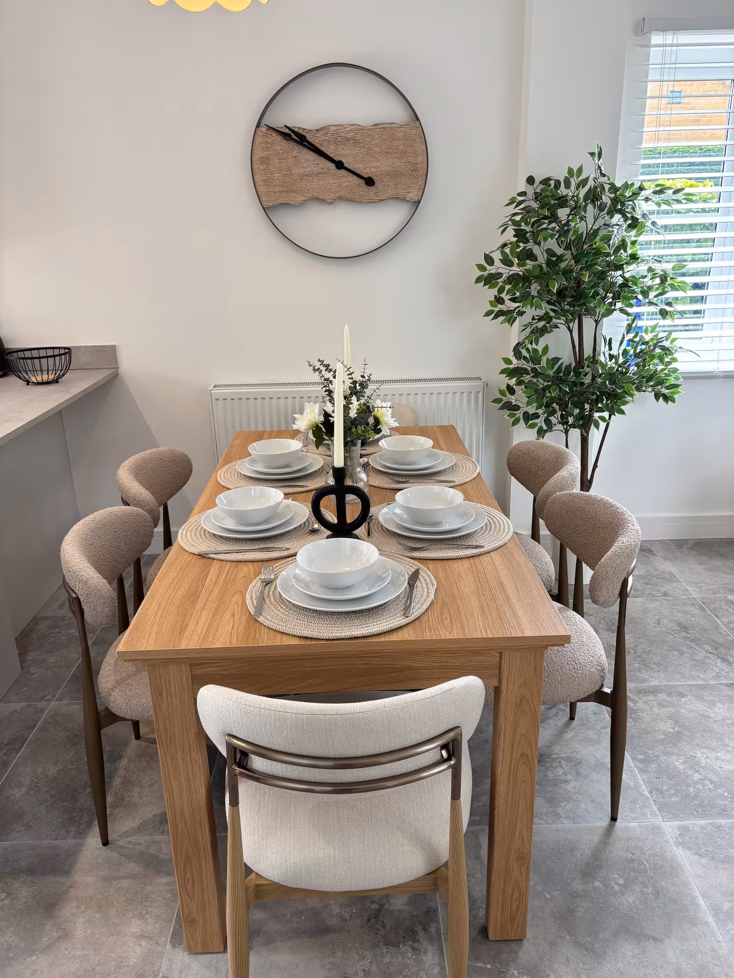 Bentley&rsquo;s Holiday Homes dining area